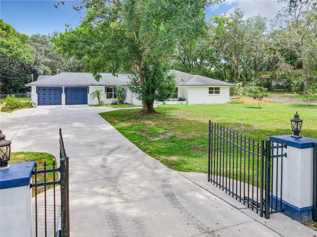 Property Photo:  120 W Trade Winds Road  FL 32708 