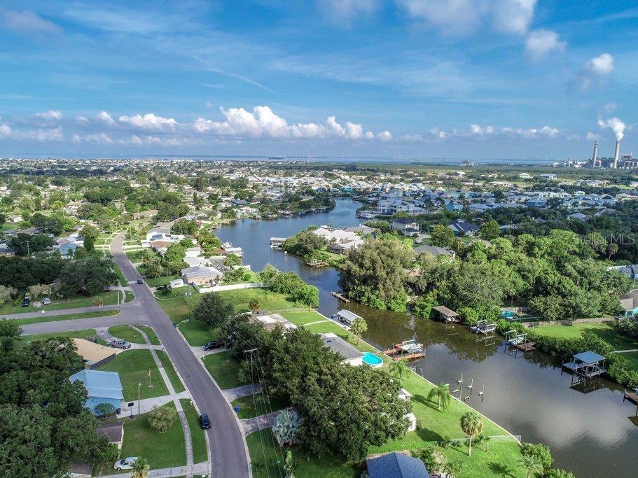 Property Photo:  319 Flamingo Drive  FL 33572 