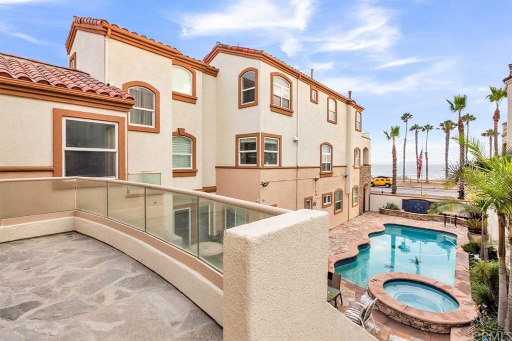 Property Photo:  1612 Pacific Coast  CA 92648 