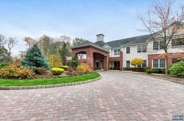 Property Photo:  80 Ridgewood Road 318  NJ 07676 