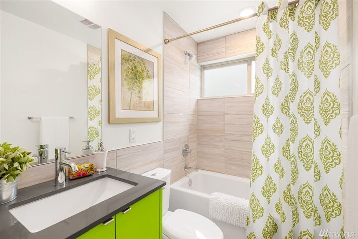 Property Photo:  2210 E Alder St  WA 98122 