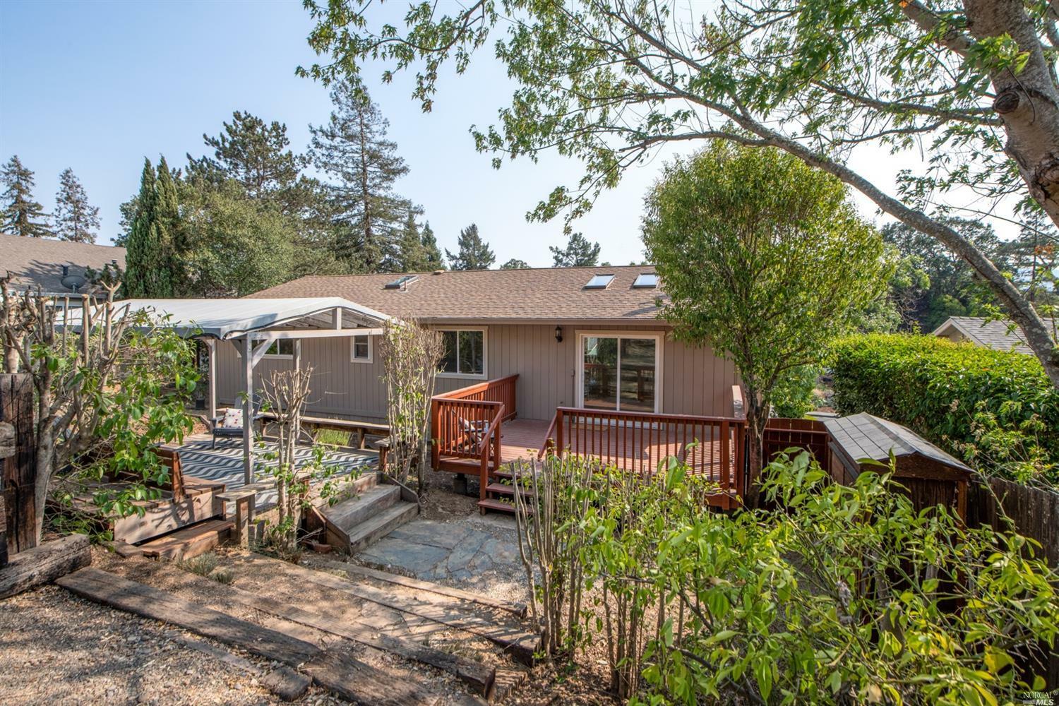 Property Photo: 716 Cherry CA 94945