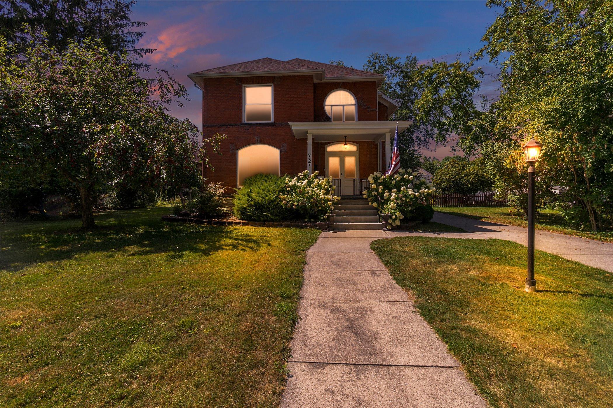 Property Photo: 737 N State Street MI 48801