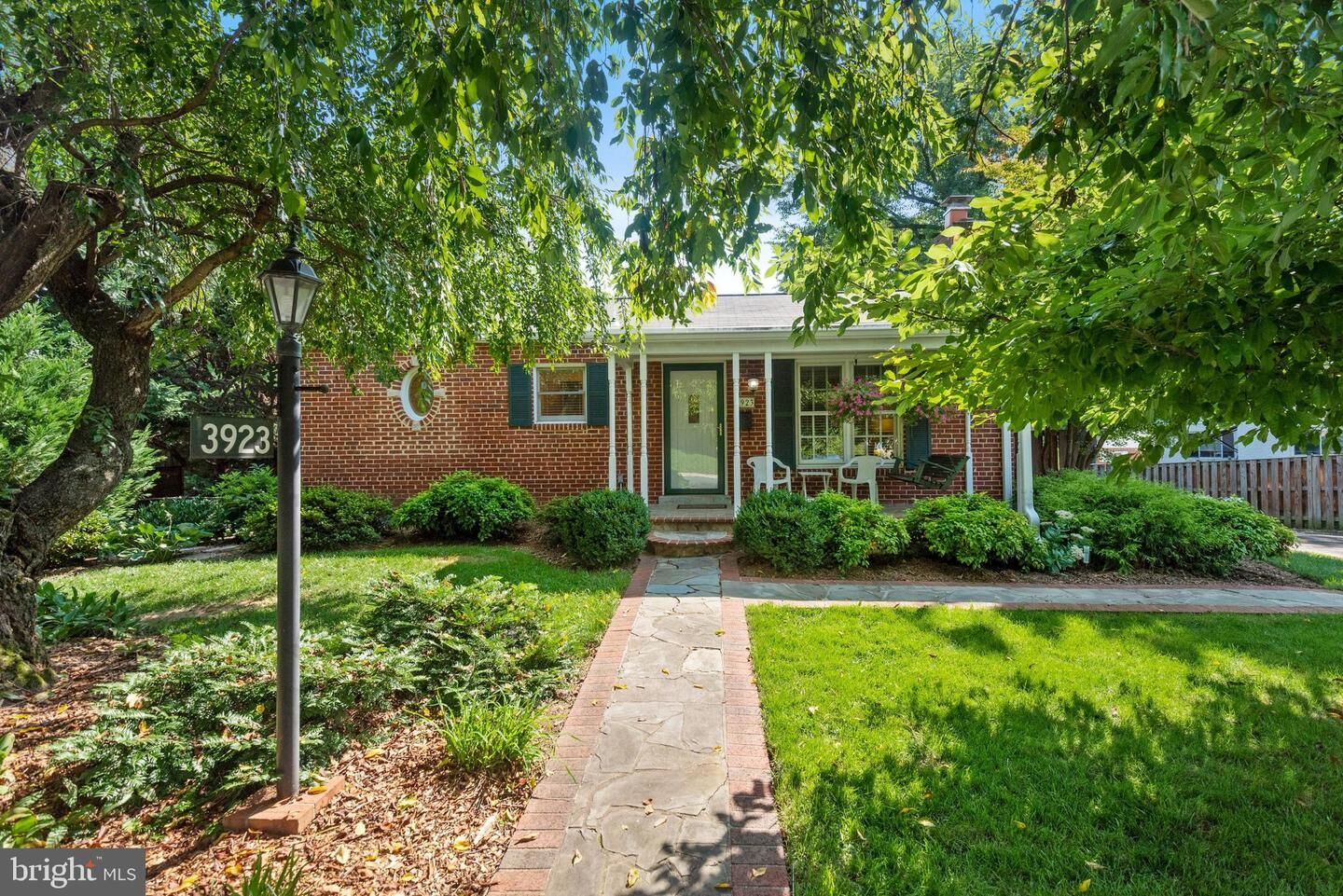 Property Photo: 3923 Fairview Drive VA 22031