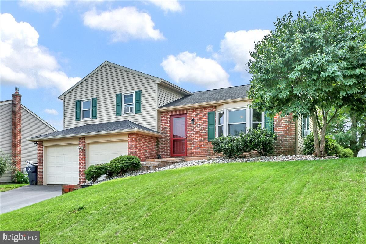 Property Photo:  306 Heritage Drive  PA 17557 