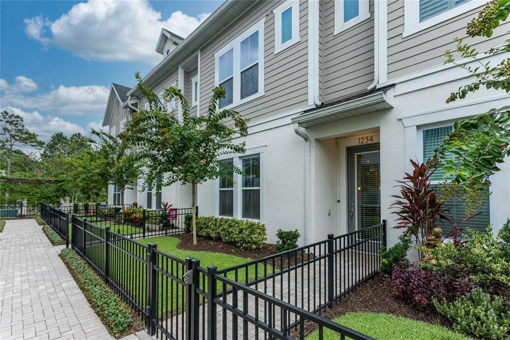 Property Photo: 1234 Chittamwood Court FL 32746