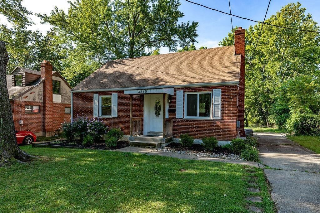 Property Photo: 3565 Kenoak Ln OH 45213