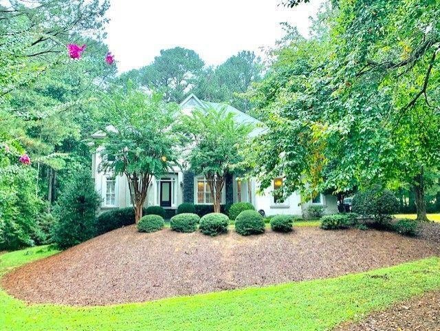 Property Photo:  500 Abernathy Oaks Way  GA 30004 