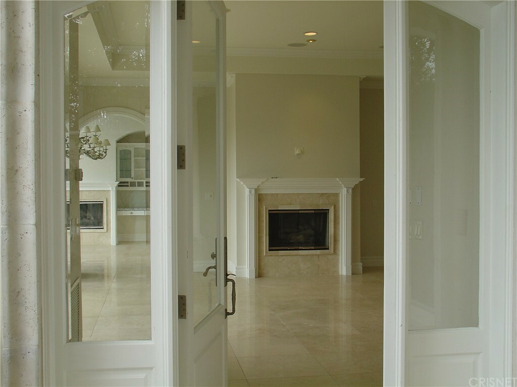 Property Photo:  410 Upper Lake Road  CA 91361 