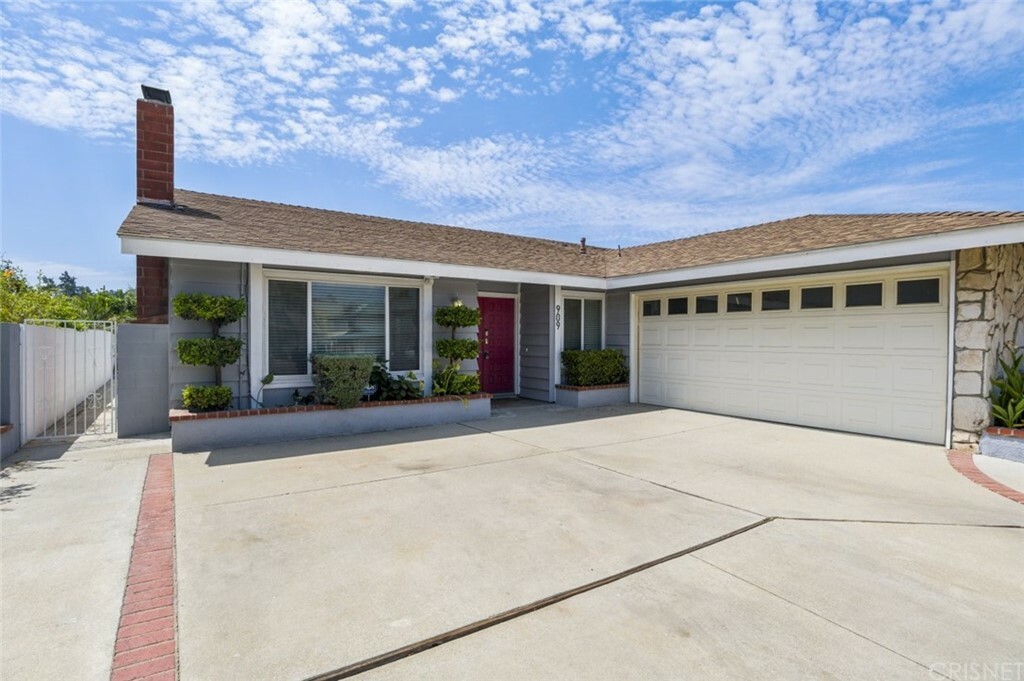 Property Photo:  909 Golden Prados Drive  CA 91765 