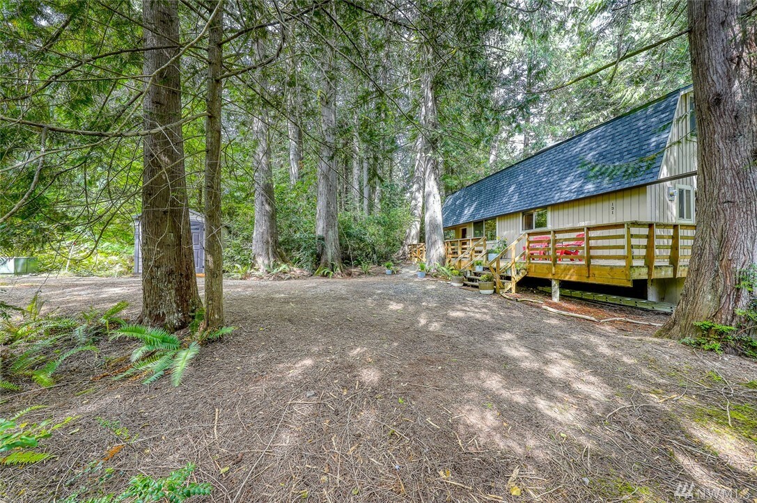 Property Photo:  131 E Barnacle Blvd  WA 98584 