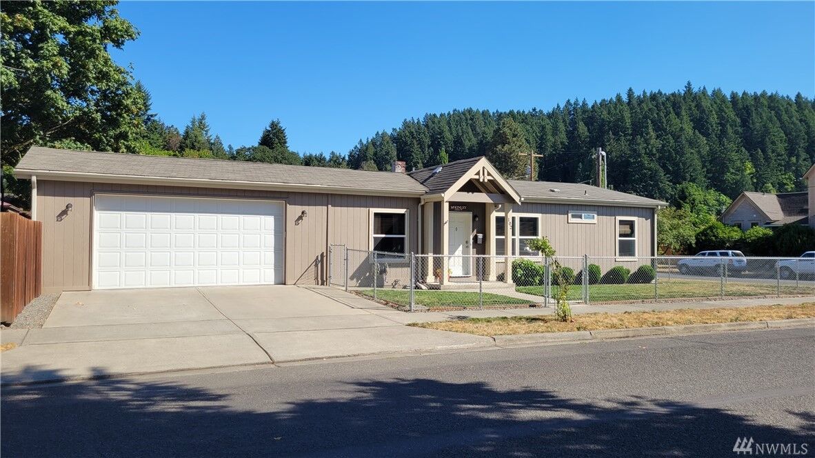 Property Photo: 102 N Diamond St WA 98531