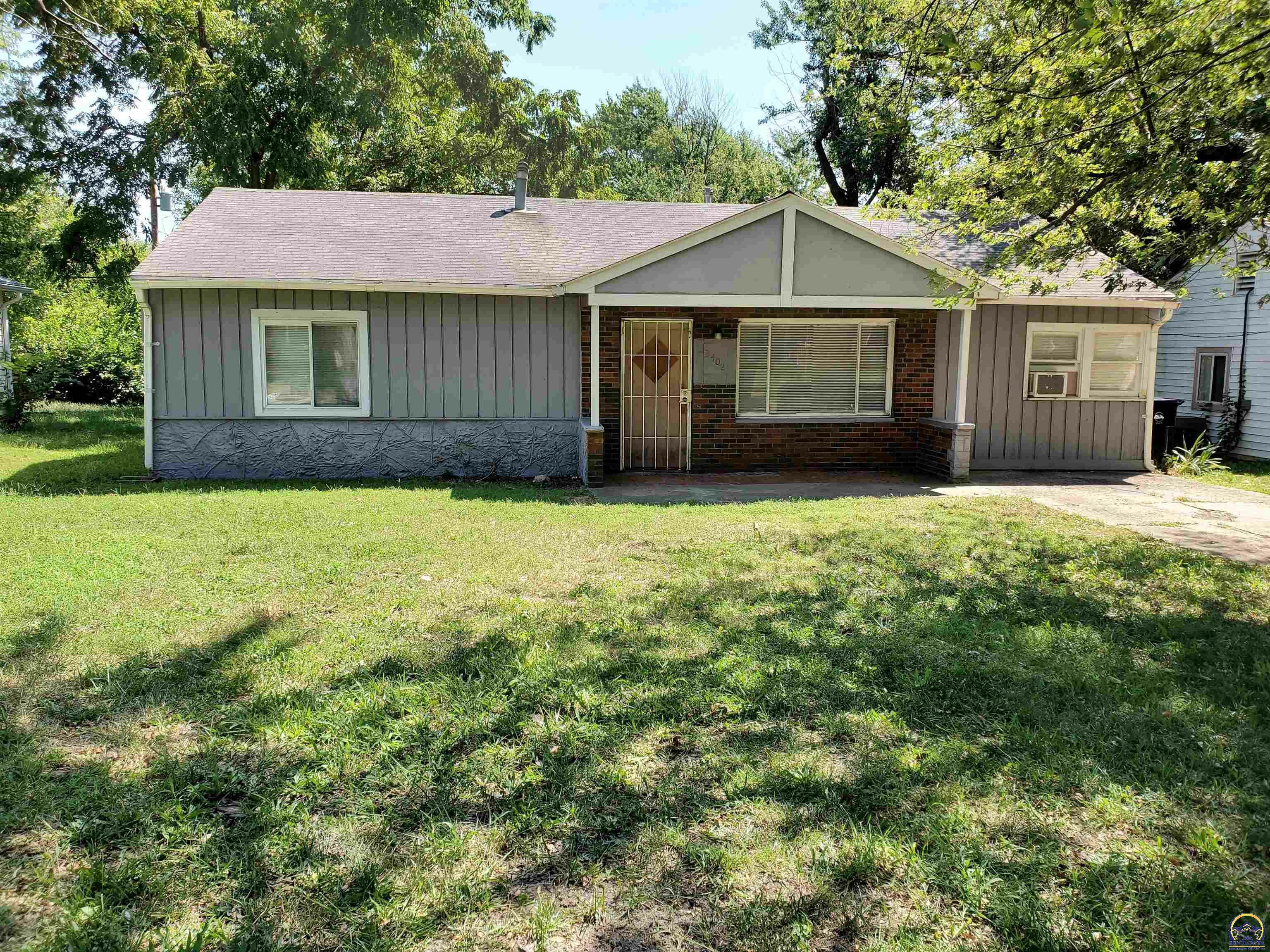 Property Photo:  3402 SW Kirklawn Ave  KS 66611 