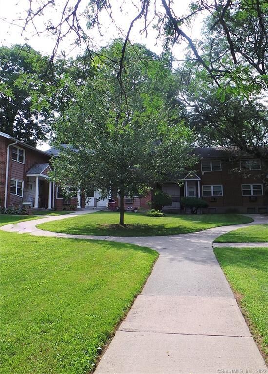 Property Photo:  280 Capen Street 22  CT 06112 