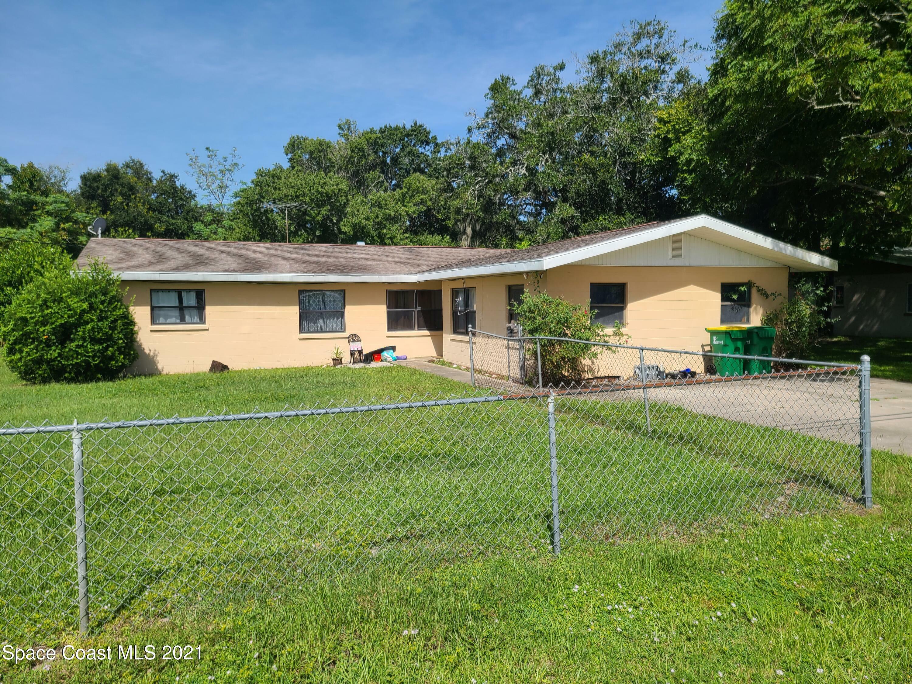 Property Photo: 2570 Pine Avenue FL 32754
