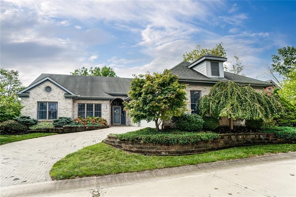 Property Photo: 2737 Greenridge Circle OH 45431