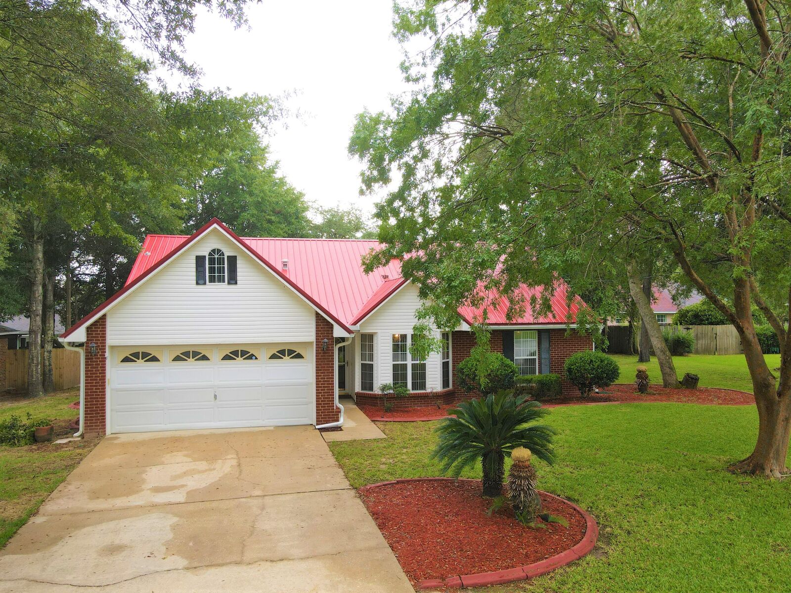 Property Photo: 2804 Hogan Lane FL 32539