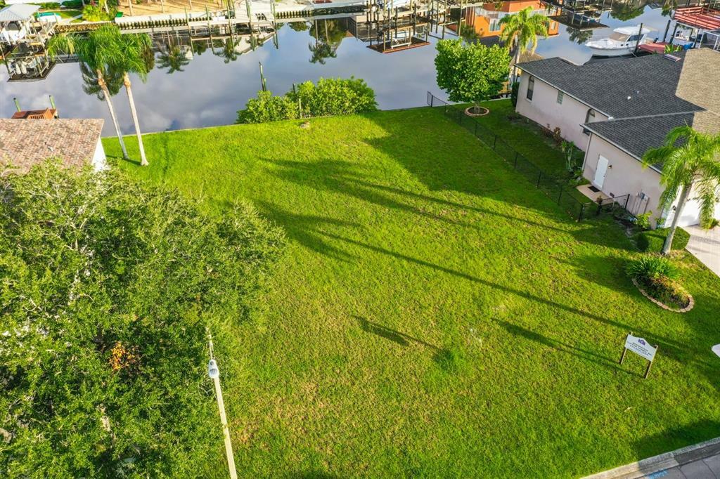 Property Photo:  717 Bunker View Drive  FL 33572 