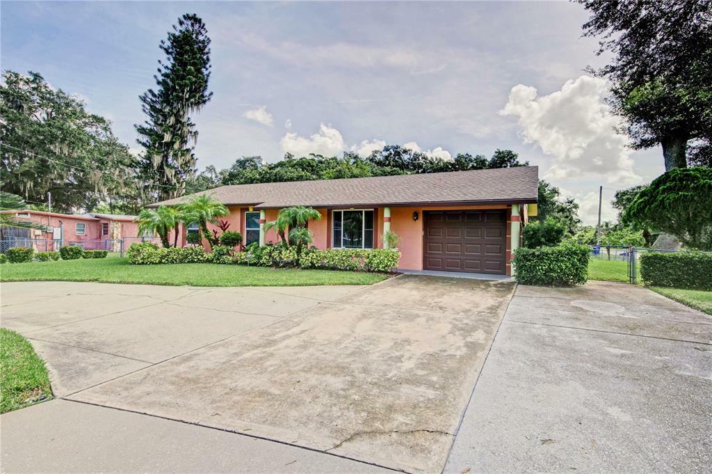 Property Photo:  1123 30th Street Ct E  FL 34208 