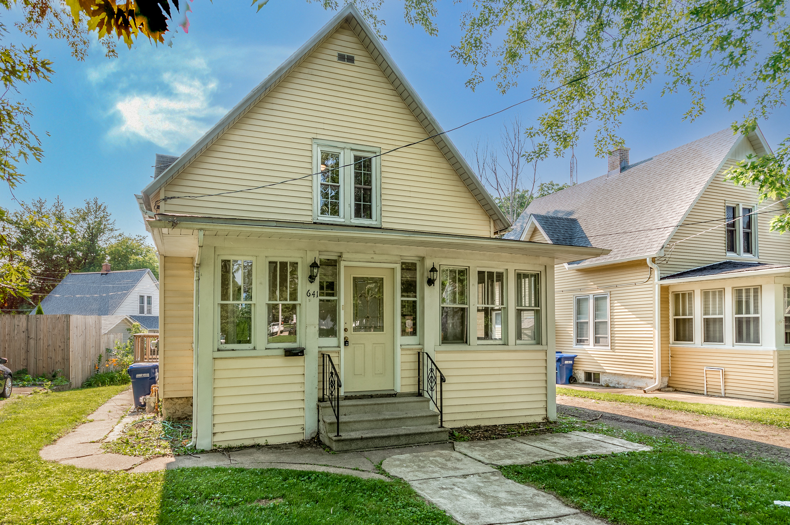 Property Photo:  641 N 4th Street  IL 60115 