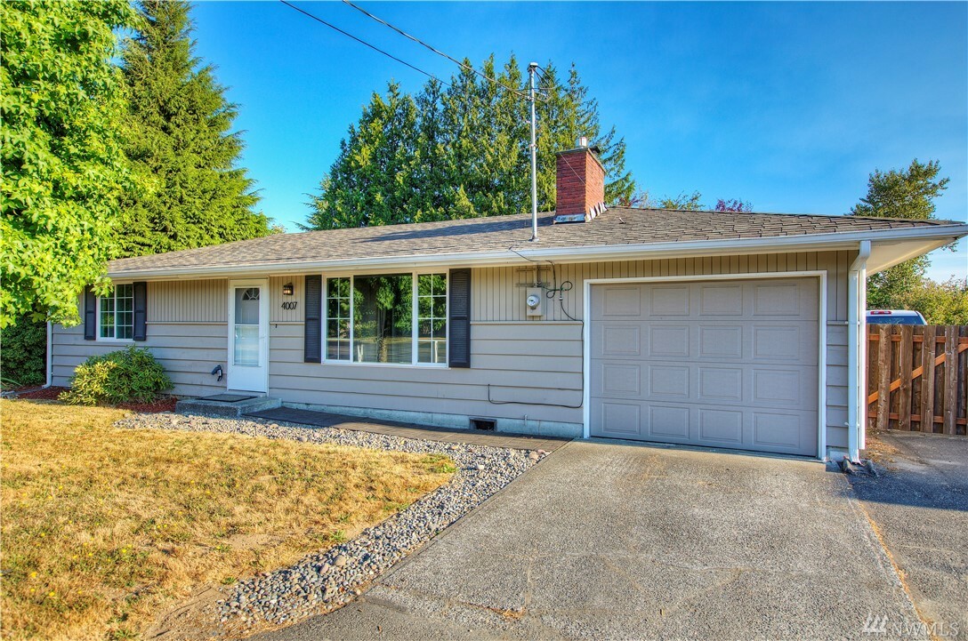 Property Photo:  4007 112th St E  WA 98446 