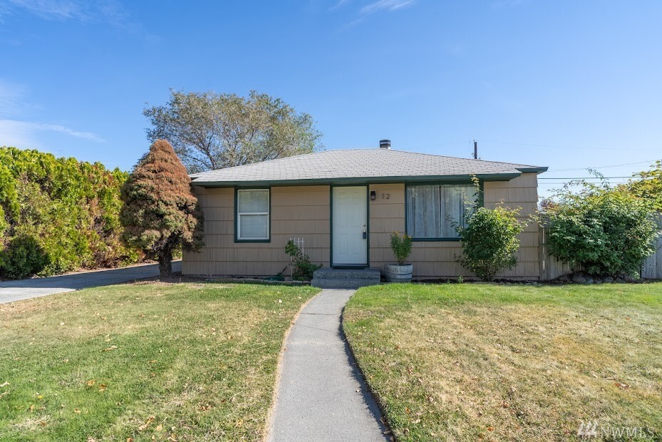 Property Photo: 12 NE E St WA 98823