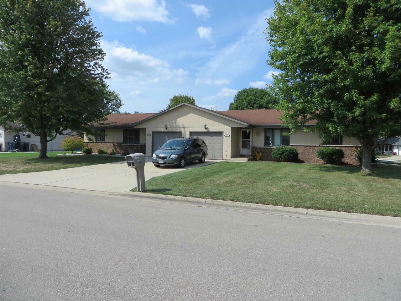 3931-3933 Beacon Hill Dr  Janesville WI 53546 photo