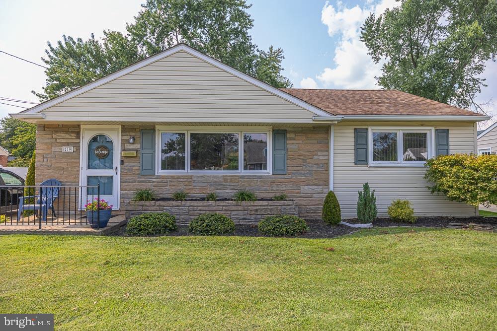 Property Photo:  219 Willmont Avenue  NJ 08007 