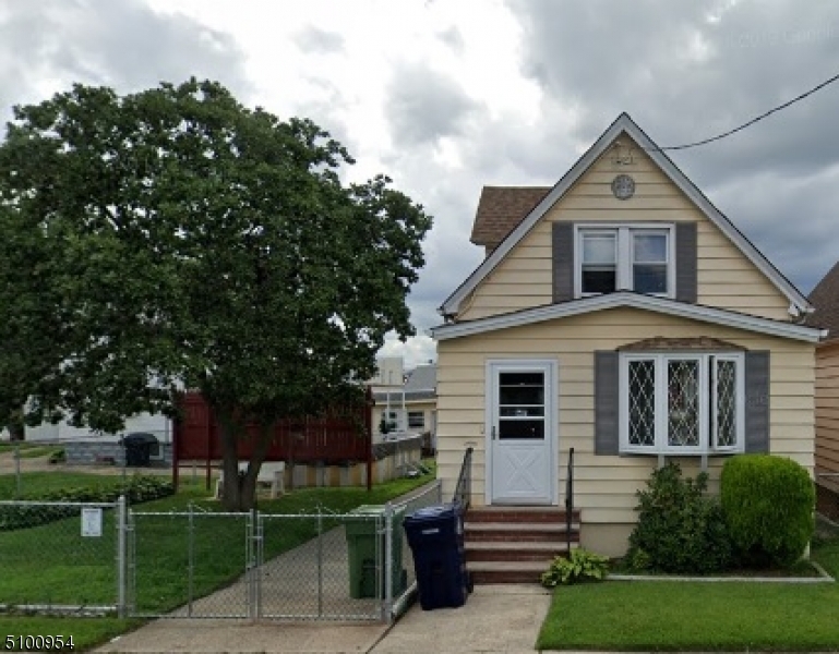 Property Photo:  681 Mary St  NJ 08861 