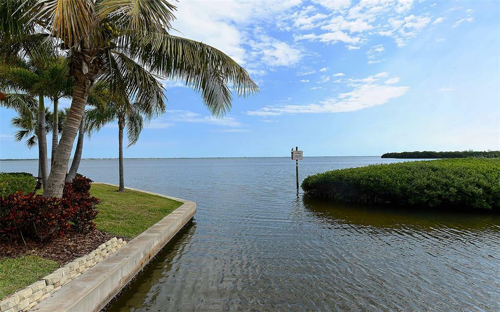 Property Photo:  4960 Gulf Of Mexico Drive 204  FL 34228 