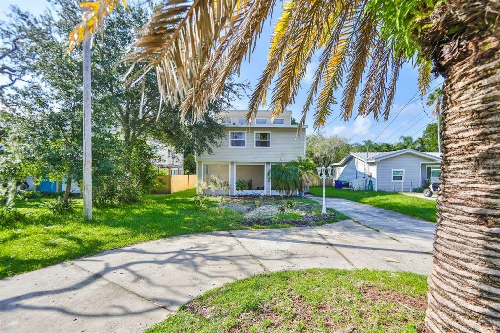 Property Photo:  313 Crystal Beach Avenue  FL 34681 