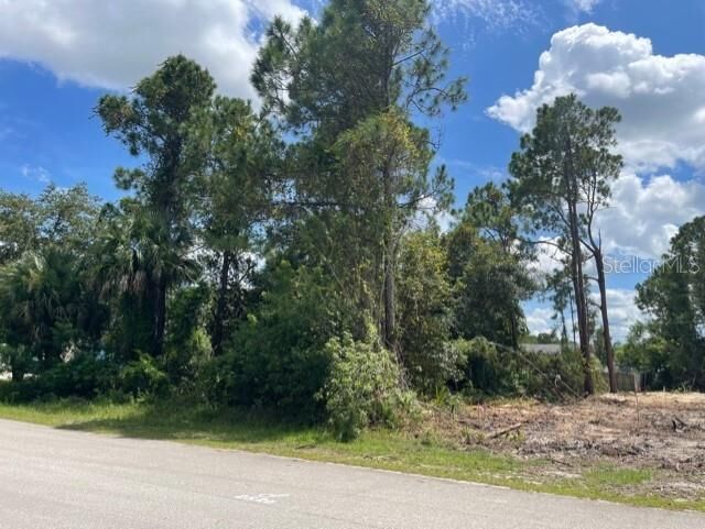 Property Photo: 736 Doverbrook Road NW FL 32907