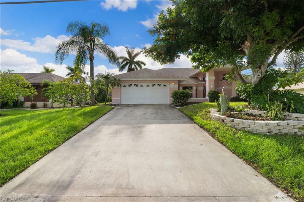Property Photo:  818 SE 21st Avenue  FL 33990 