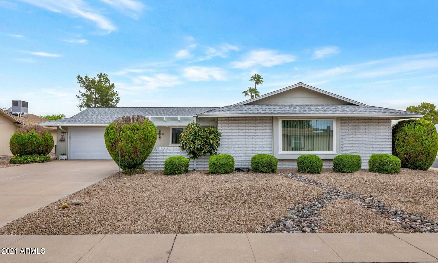 Property Photo: 16617 N Lakeforest Drive AZ 85351