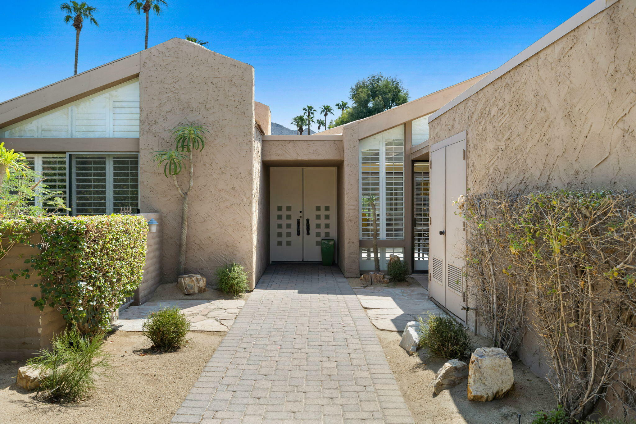 Property Photo:  73367 Oriole Court  CA 92260 