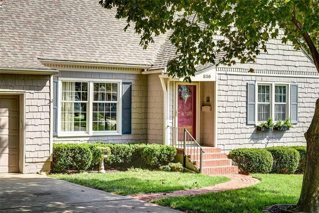 Property Photo: 830 Sunset Avenue MO 64068
