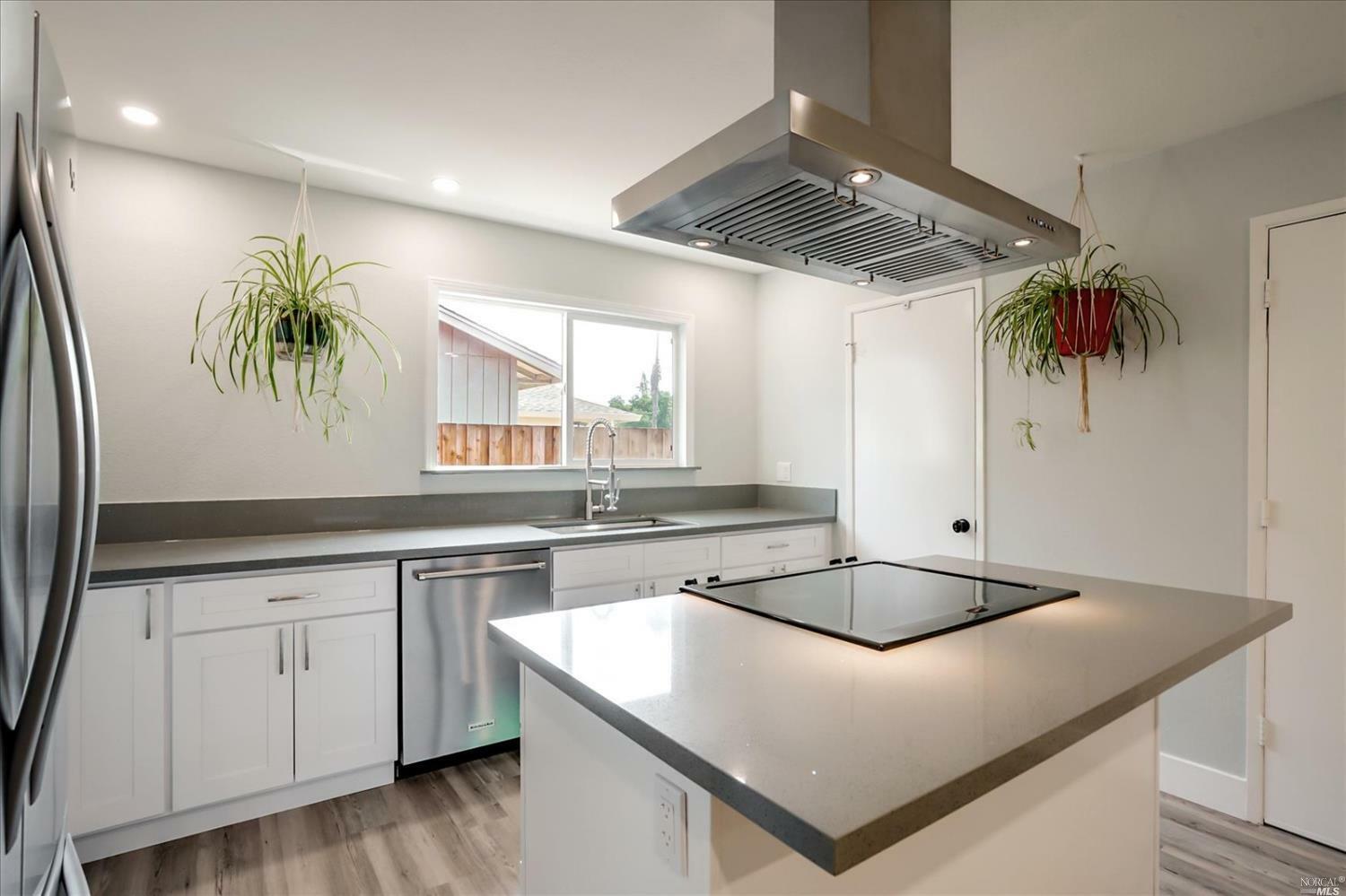 Property Photo: 2401 Donna Maria Way CA 95401
