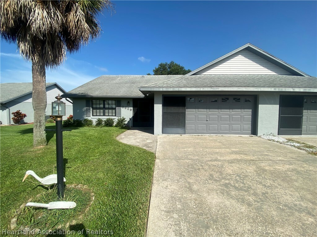 Property Photo:  2509 N Orangewood Street  FL 33825 