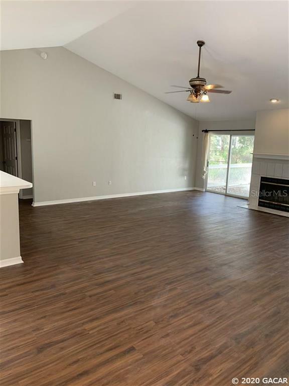 Property Photo:  10516 SW 55th Place  FL 32608 