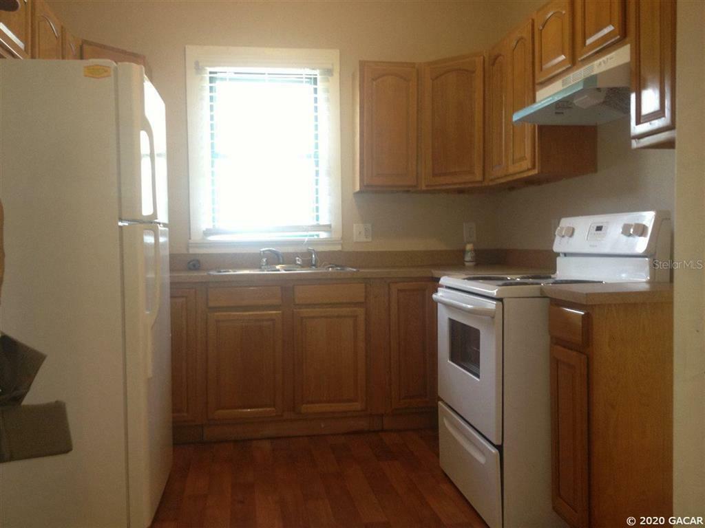 Property Photo:  610 SW 3rd Street  FL 32601 