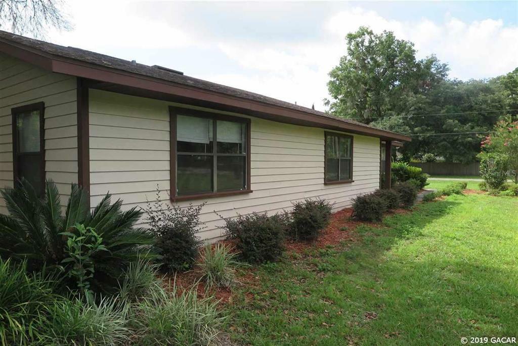 Property Photo:  6518 NE 26th Place  FL 32609 