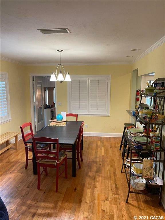 Property Photo:  415 SW 27th Street  FL 32607 