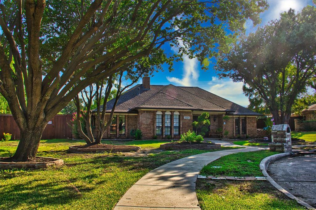 Property Photo: 2224 Palos Verdes Place TX 75006