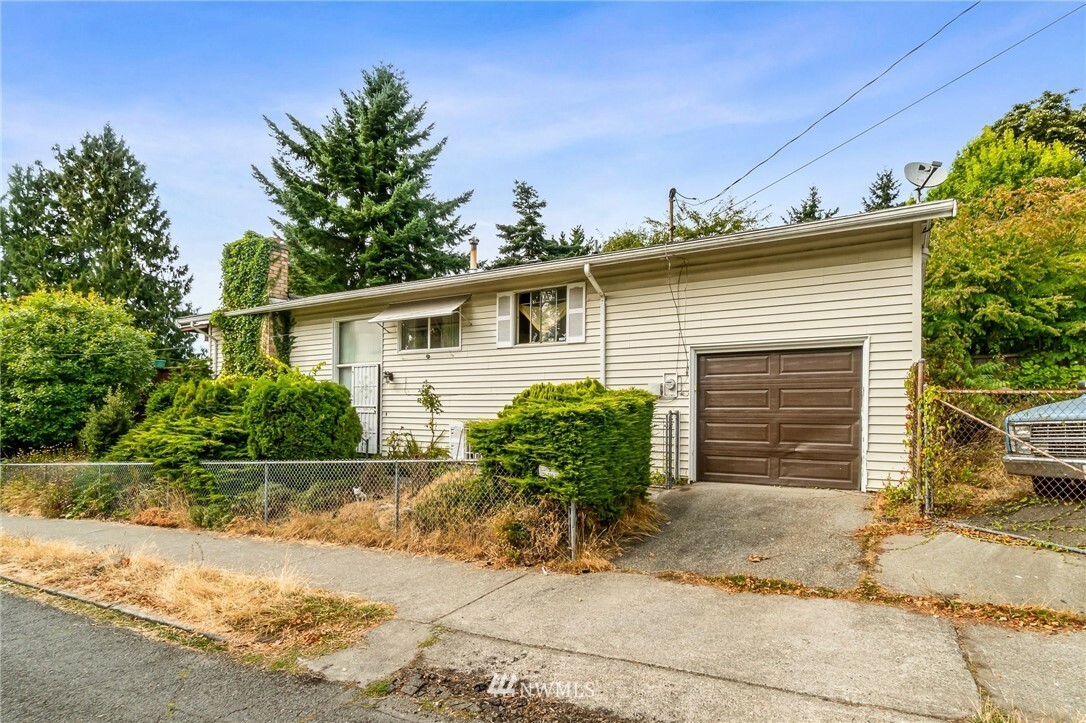 Property Photo:  902 31st Avenue  WA 98122 