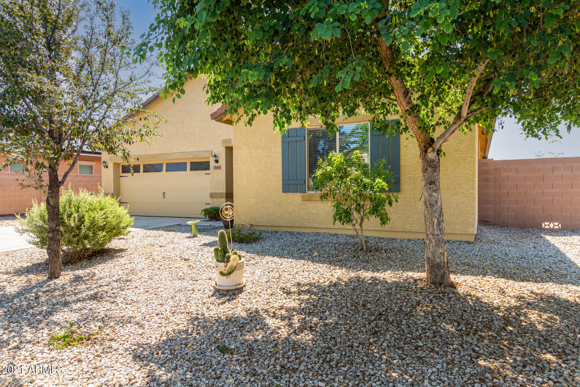 Property Photo: 25441 W Ellis Drive AZ 85326