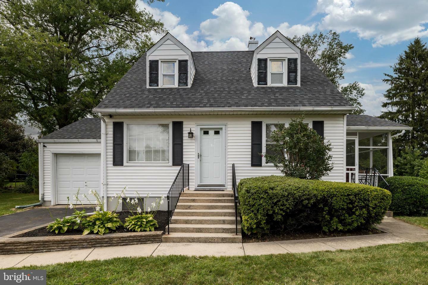 Property Photo:  819 Oak Street  PA 19468 