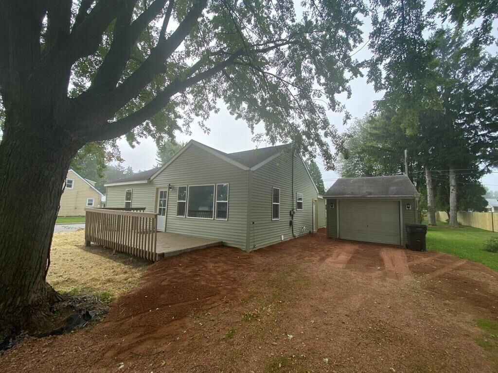 Property Photo:  401 West Clark Street  WI 54479 