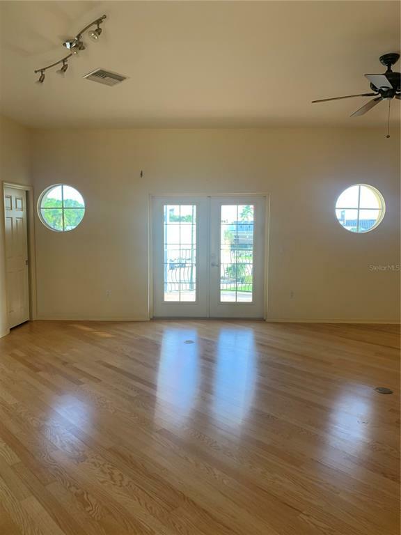 Property Photo:  403 Sullivan St Upstairs Apt. 221  FL 33950 