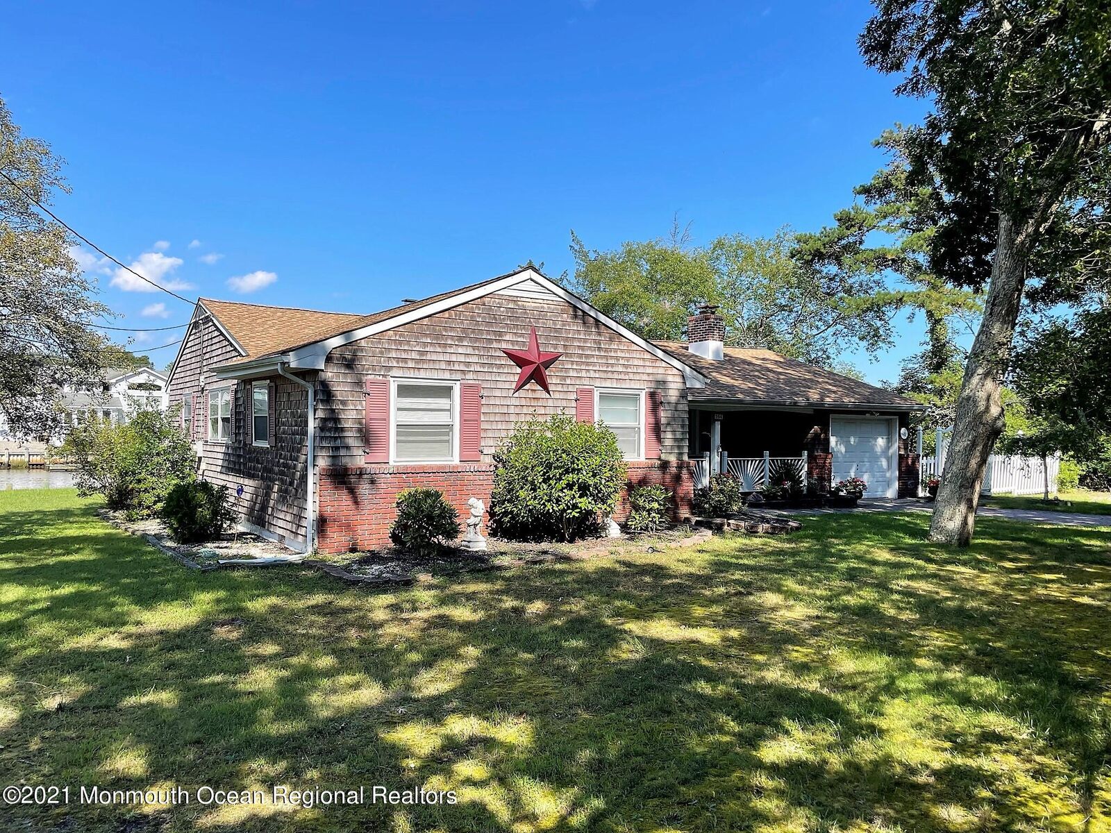 Property Photo:  264 Country Club Boulevard  NJ 08087 