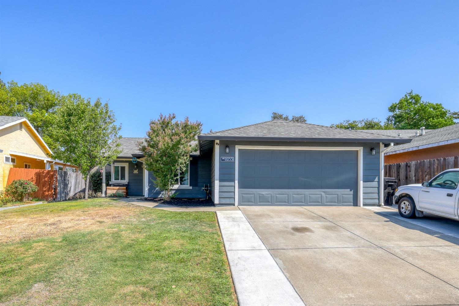 Property Photo: 8253 Scenic Hills Way CA 95828